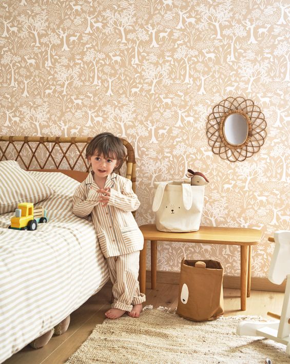 Papel pintado infantil - BOSQUE POETICO BEIGE CAMEL | Perfecta para la habitación de tus hijos | Il Mondo di Alex