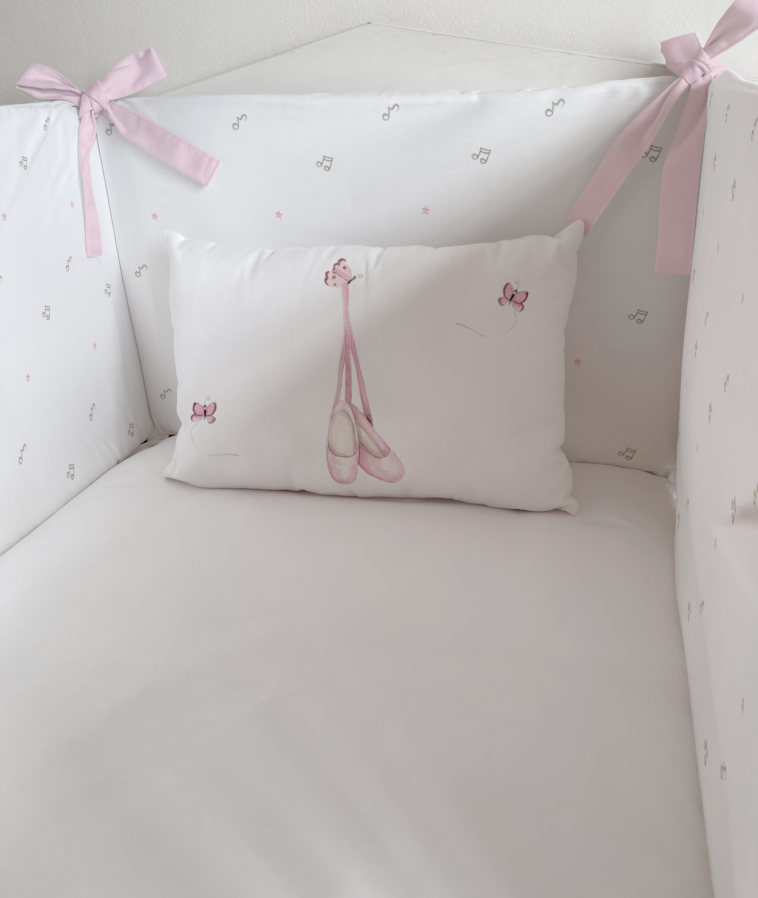Estrellas y mariposas MAXI Protector de Cuna
