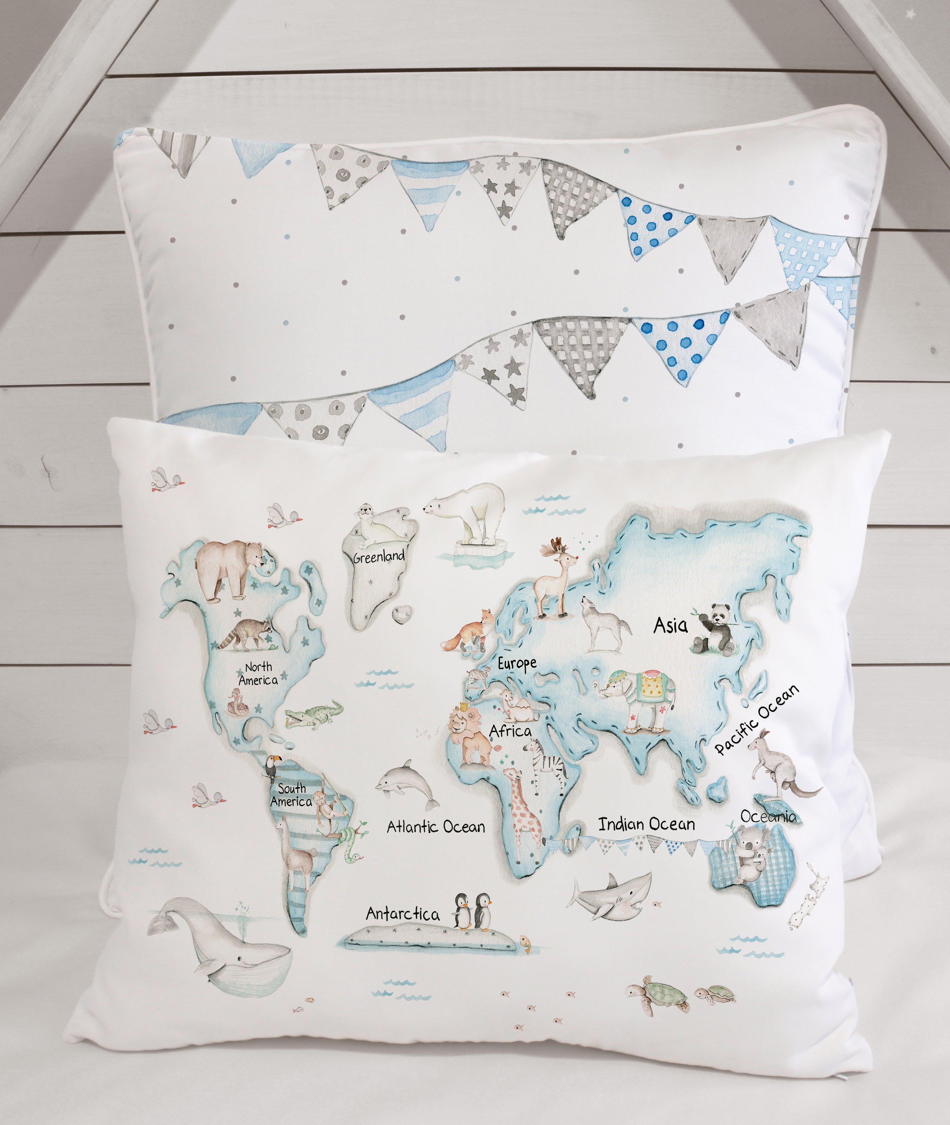 Cojín infantil personalizado MAPA MUNDI AZUL